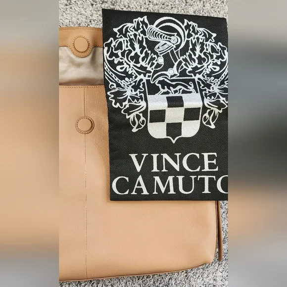 NWT $248 Vince Camuto Letta leather hobo bag tan/beige gold details logo - Picture 6 of 6